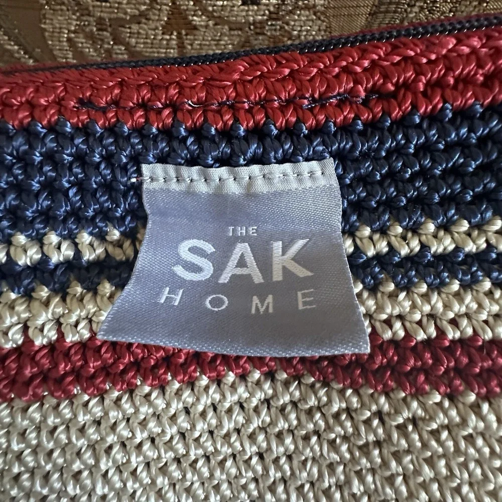 The SAK Home Square Crochet‎ Knit Pillows 17 Inch Blue Beige Red Set of 2 EUC